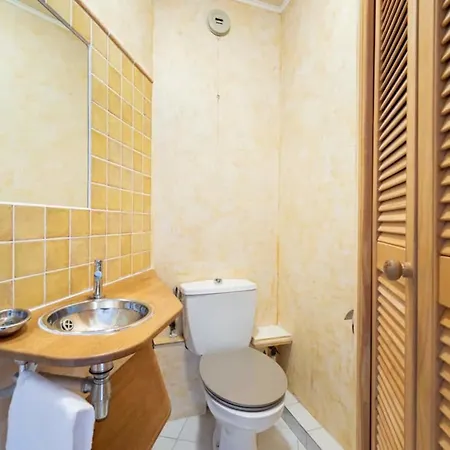 Spacious With Pool Located In The Marina Of Lejlighed Mandelieu