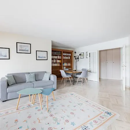 Spacious With Pool Located In The Marina Of Lejlighed Mandelieu