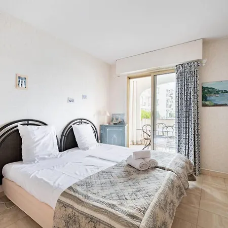 Lejlighed Spacious With Pool Located In The Marina Of Mandelieu