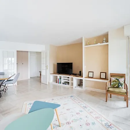Spacious With Pool Located In The Marina Of * Mandelieu