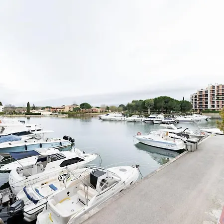 Spacious With Pool Located In The Marina Of Mandelieu