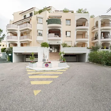 Lejlighed Spacious With Pool Located In The Marina Of