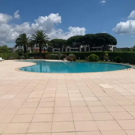 Lejlighed Spacious With Pool Located In The Marina Of